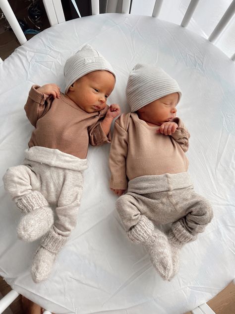 #baby #boy #twins #twinsoutfit #outfit #babyboystyle#babyboy #twin #hm #hmbaby Twins Astethic, Twin Boy Outfits, Twins Boy And Girl Aesthetic, Cute Twins Boy And Girl, Twin Outfits Boy And Girl, Identical Twins Boys, Twin Baby Outfits, Twin Bond, Twin Baby Boys Aesthetic