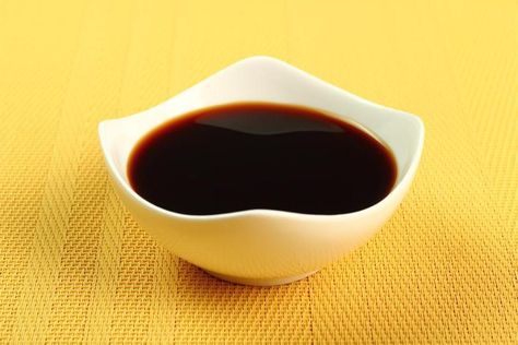 A quick an easy alternative to soy sauce which is super high in sodium. This low sodium soy sauce recipe is eay to make and delicious. Low Sodium Soy Sauce Recipe, Homemade Soy Sauce, Red Pepper Sauce Recipe, Ckd Recipes, Low Potassium Recipes, Recipes With Soy Sauce, Low Salt Recipes, Potassium Foods, Pepper Sauce Recipe