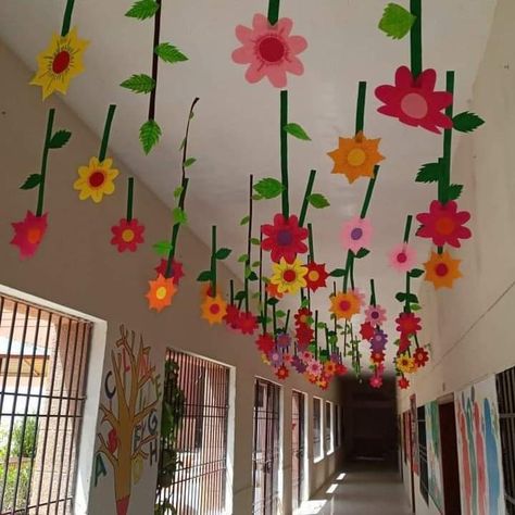 Door Decoration Ideas, Diy Classroom Decorations, Spring Classroom, Elementary Classroom Decor, Preschool Arts And Crafts, Preschool Art Activities, Easter Decorations Kids, Class Room, Easter Decorations Christian