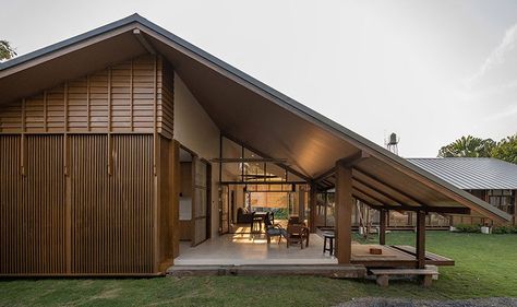 House In Thailand, Concrete Siding, Modern Tropical House, Tropical House Design, Tropical Architecture, Roof Architecture, Metal Siding, Vernacular Architecture, Tropical House