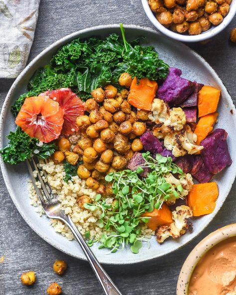 Hippie Bowl with Bitchin’ Sauce | Nourish Deliciously Weekend Lunch Ideas, Bitchin Sauce, Gut Recipes, Roasted Root Veggies, Holistic Recipes, Gluten Free Soy Sauce, Grilled Tofu, Buddha Bowls, Healthy Bowls