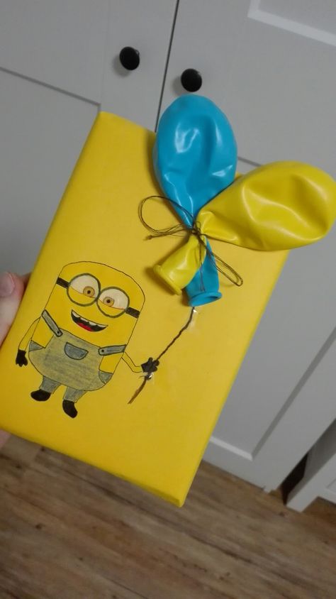 DIY, how to wrap the present  #gifts #ideas #minion #present #birthday #diy How To Wrap, Present Birthday, Birthday Diy, The Present, Gifts Ideas, Minion, Birthday, Gifts, Diy Birthday