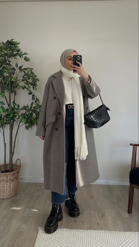 Chic Hijab Outfit, Modest Winter Outfits, Stile Hijab, Street Hijab Fashion, Muslim Outfits Casual, Stylish Winter Outfits, Hijabi Fashion Casual, Winter Fashion Outfits Casual, Fashion Top Outfits