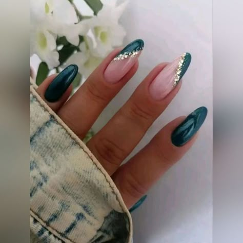 90 Gorgeous Green Marble Nail Designs 2024: Gold &Amp; Elegant Shades 93 Philadelphia Eagles Nails Designs, Nails With Dark Green, Green Marble Nail Designs, Philadelphia Eagles Nails, Eagles Nails, Almond Nail Design Ideas, Emerald Green Nail, Teal Acrylic Nails, Marble Nails Tutorial