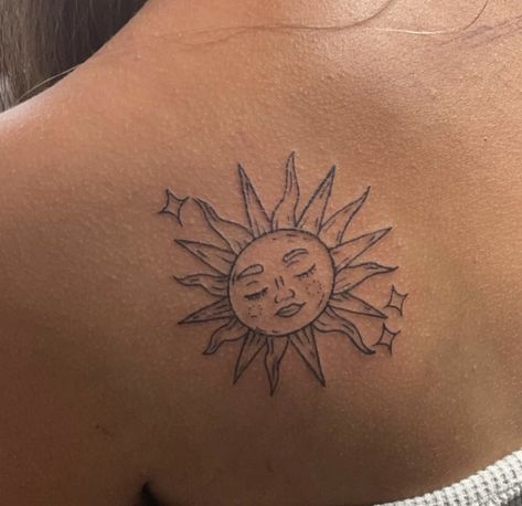 #tatto #sun #moon Sun Tattoo With Face, Sun With Face Tattoo, Sun With Face, Bloom Tattoo, 2024 Tattoo, Tattoo Sun, Tattoos 2024, Post Sticker, Sun Tattoos