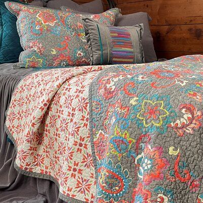 Paisley Quilt, King Quilt Sets, Bright Quilts, Paisley Motif, Warm And Cool Colors, Cool Colors, Twin Quilt, King Quilt, Twin Set