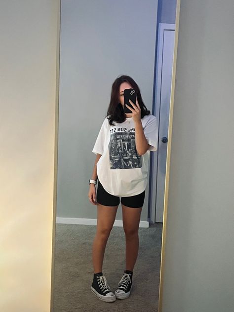 Outfit | Outfit inspo | Fit | Fit inspo | Comfy | Comfy fit | Baggy | Baggy clothes | Clothes | School outfit | School outfit inspo Leggings Baggy Shirt Outfit, Baggy Summer Outfits Shorts, Outfit Ideas Baggy Shirt, Gym Fits With Shorts, Oversized T Shirt Workout Outfit, Cute Shorts And T Shirt Outfit, T Shirt And Shorts Outfit School, Shorts Outfits Comfy, Shorts And Baggy Shirt