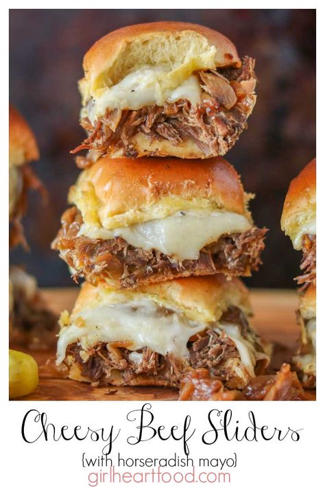 This super easy beef slider recipe with homemade caramelized onions, cheese and horseradish mayo is sure to be a hit for your next family meal or gathering! Comforting and delicious! #beefsliderrecipe #slidersforacrowd #pulledbeefsliders #roastbeefsliders #beefsliderswithcaramelizedonions #horseradishmayo #easysliderrecipe #beefsliders #gamedayrecipe Horseradish Mayo, Sliders Recipes Beef, Slider Recipe, Easy Slider Recipes, Roast Beef Sliders, Leftover Roast Beef, Slider Sandwiches, Monte Cristo Sandwich, Beef Sliders