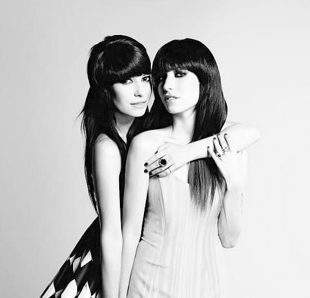 The Veronicas The Veronicas, Band Photoshoot, Women In Music, Alternative Outfits, Music Is Life, Music Bands, Famous People, The Dreamers, Musician