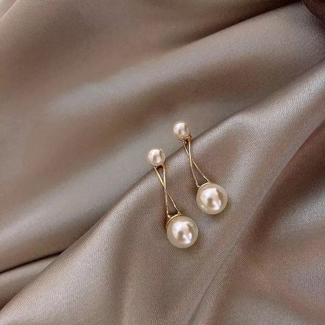 Modern Pearl Earrings Elegant Delicate Small Gold Pearl Stud | Etsy Modern Pearl Earrings, خواتم خطوبة, Simple Pearl Earrings, Birthday Jewelry, Crystal Dangle Earrings, Birthday Jewelry Gift, Pearl Earrings Dangle, Pearl Stud Earrings, Simple Earrings