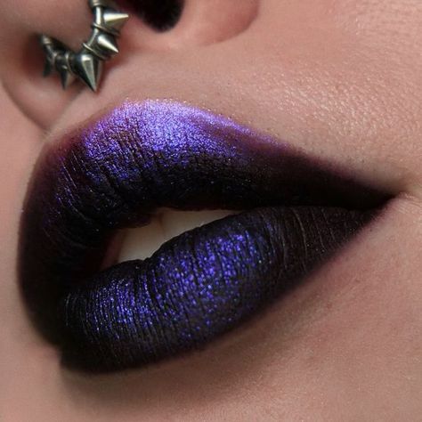 andromeda 🌠 on Instagram: "lip close up from my last post! @kaleidosmakeup scorpion fruit (PR) topped with @clionadhcosmetics UV 🖤✨ #kaleidosmakeup #clionadhcosmetics #indiemakeup #eyeshadow #lipstick #multichrome #duochrome #sparkle #macrophotography #editorialmakeup #mua #discoverunder20k" Edgy Lip Makeup, Different Lipstick Styles, Purple Lipstick Aesthetic, Dark Purple Lipstick Makeup, Duochrome Eyeshadow Looks, Multichrome Eyeshadow Looks, Black And Purple Makeup, Multichrome Makeup, Dark Lipstick Looks