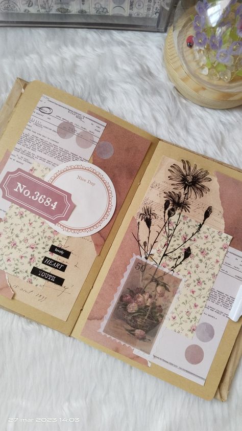 Scrapbook Journal Layout Ideas, Vintage Theme Scrapbook, Ideas For Journal Pages, Scrapbook Journal Inspiration, Pretty Scrapbook Ideas, Reading Junk Journal, Scrapbook Astetic, Trendy Scrapbook Ideas, Cute Scrapbooking Ideas