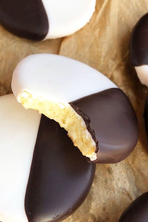 Black and White Cookies (Half Moon Cookies) - CakeWhiz Half Moon Cookies, Black And White Cookie Recipe, Easy Vegan Cookies, Moon Cookies, White Cookies, Cookie Recipes From Scratch, Black And White Cookies, White Cookie, Cookie Spread