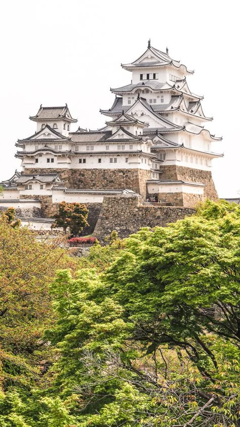 Japan Castle, Medieval Japanese, Himeji Castle, Japanese Castle, Japan Architecture, White Castle, Minecraft Castle, Asian Architecture, Japan History