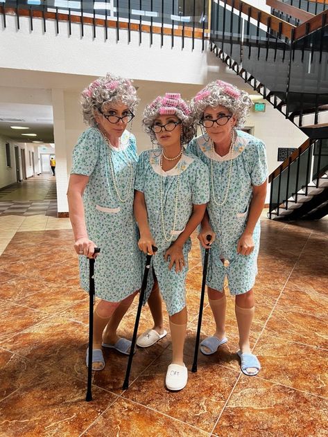 Grandpa Outfit Spirit Week, Cute Big Group Halloween Costumes, Funny Cartoon Costumes, Funny Big Group Halloween Costumes, Funny Friend Group Halloween Costumes, Senior Costume Ideas, Funny Trio Costumes Halloween, Old People Spirit Day, Halloween Trio Costume Ideas Funny