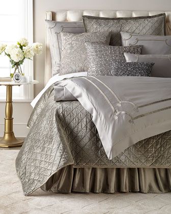 -7ZZL Lili Alessandra Queen Chloe Velvet Coverlet King Chloe Velvet Coverlet Mansion Palace, Organize Bedroom, Neutral Bed Linen, Glamorous Bedroom, Coastal Decorating Ideas, King Size Beds, Living Space Design, Grey Linen Bedding, Designer Bedding