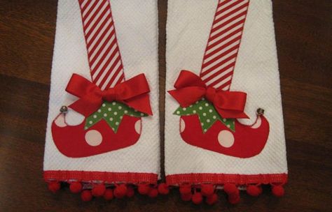 Dish Towel Crafts, Applique Towels, Tea Towels Diy, Elf Shoes, Diy Towels, Towel Embroidery, Christmas Applique, Towel Crafts, Christmas Kitchen Towels