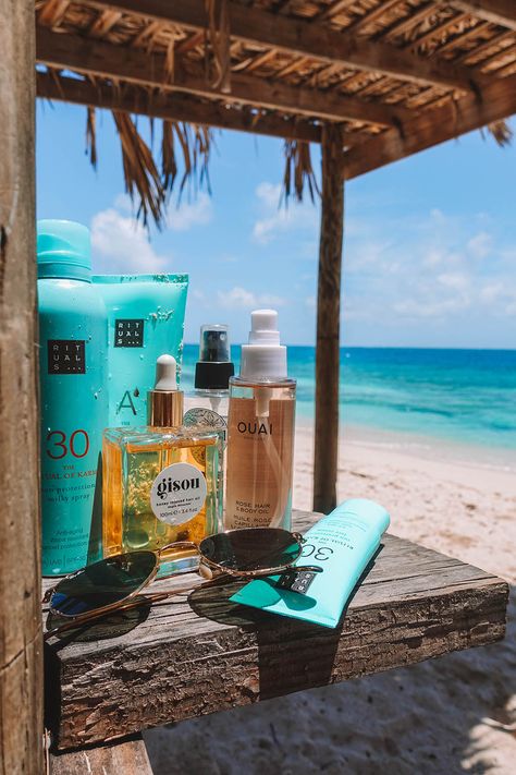 Changing up your beauty routine for a week by the beach can seem intimidating but if you have these five new summer beauty products, you'll be glowing! Paraty, Beauty Routine Weekly, Summer Beauty Products, Beauty Routine Schedule, Beauty Routine Checklist, Beauty Products You Need, Beauty Hacks Nails, Beauty Products Photography, Diy Beauty Recipes