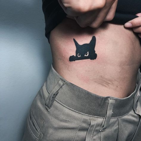 Cat Biting Tattoo, Angry Cat Tattoo, Black Cat Tattoo, Small Tattoos Ideas, Big The Cat, Kitten Tattoo, Black Cat Tattoos, Cat Biting, Cat Tattoos