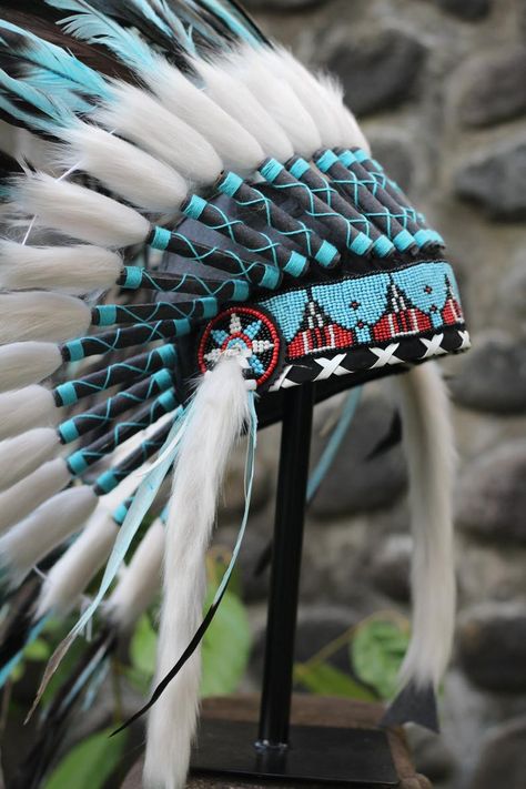 Indian Headress, Indian Hat, Native American Wedding, American Indian Girl, Native American Feathers, American Indian Tattoos, Native American Headdress, Black Rooster, Native American Clothing