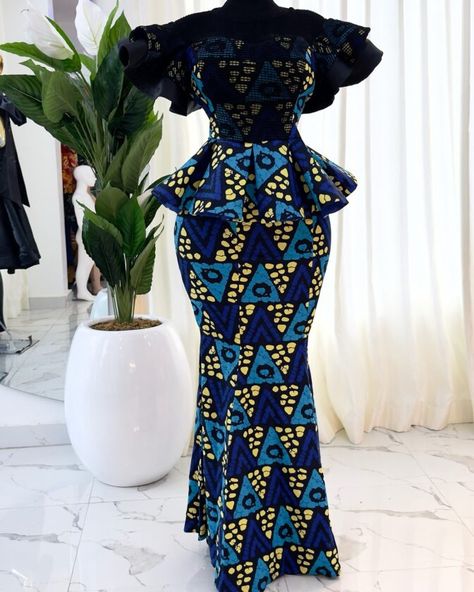 Ankara Skirt and Blouse Beautiful Ankara Skirt And Blouse, Skirt And Blouse Styles Ankara, Skirts And Blouse Ankara, Elegant Ankara Styles, African Fabric Dress Classy, Stylish Ankara Styles For Ladies, Ankara Short Skirt And Blouse, Styles For Skirt And Blouse Ankara, Ankara Dresses For Ladies