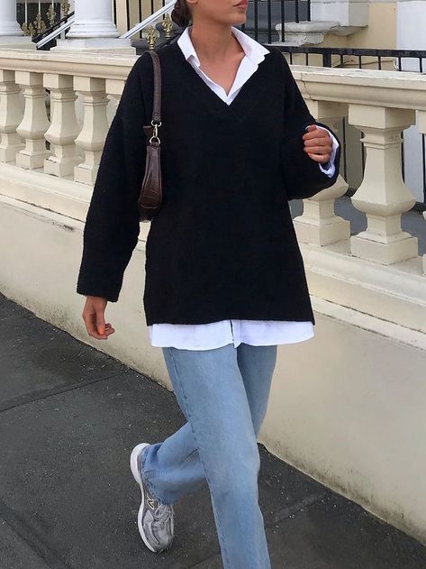 Long Jumper Outfit, Jean Jumper Dress Outfit, Casual Jumper Outfit, Cream Jumper Outfit, Jumper Outfit Ideas, Jumper Outfit Women, Jeans And Jumper Outfit, Styling Sweaters, Jumper Dress Outfit