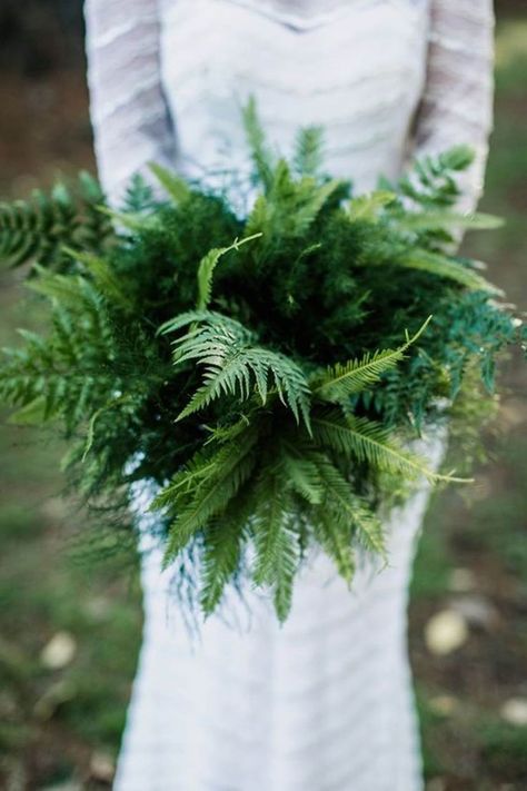 Fern Bouquet, Enchanted Forest Wedding Theme, Fern Wedding, Greenery Wedding Bouquet, Forest Theme Wedding, Minimalist Bride, Enchanted Forest Wedding, Deco Floral, Botanical Wedding