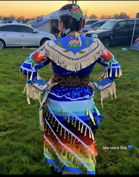 Native American Jingle Dress, Jingle Dress Regalia, Jingle Dancer, Jingle Dress Dancer, Regalia Beadwork, Fancy Shawl Regalia, Powwow Outfits, American Indian Clothing, Pow Wow Regalia