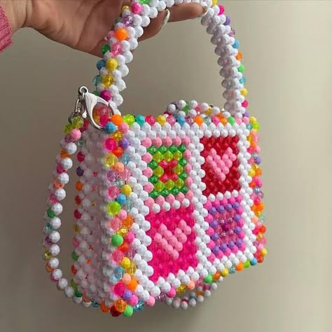 Hand Beaded Bag, Diy Crochet Bag, Diy Chain, Diy Bags Patterns, Beaded Jewlery, Crystal Bags, Beaded Boxes, Bead Charms Diy, Handmade Hair Bows