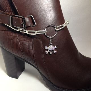 Cute adjustable 14" boot chain (1 chain) $20 Boot Chains, Boot Bracelet, Boot Bling, Boho Boots, Beaded Necklace Diy, Bling Shoes, Boot Jewelry, Textured Ring, A Skull