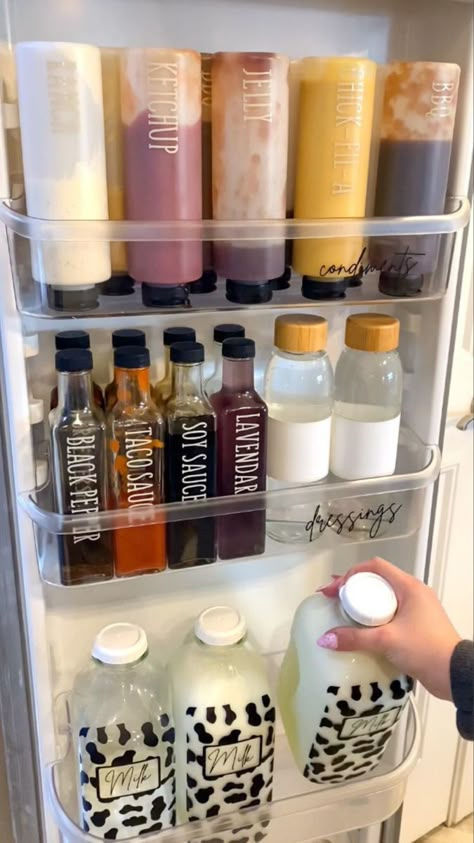 Side By Side Fridge Organization, Organization Pantry, Storage Pantry, Pizza Making, House Organisation, Kitchen Organization Pantry, Pantry Ideas, Kitchen Organisation, Future Apartment Decor