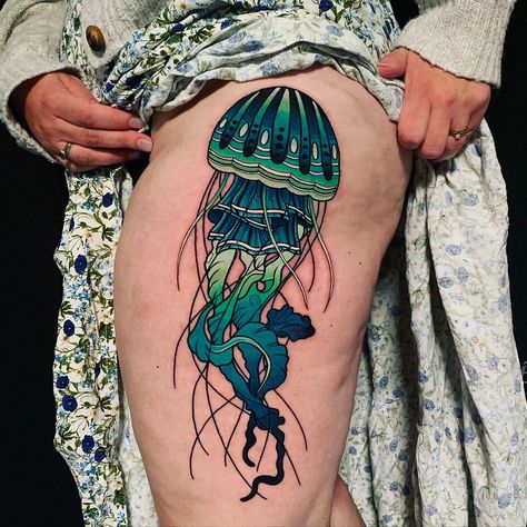 Neo trad jellyfish by Josh Hall @joshwaatattoo at Dark Horse Collective Boldmere, UK Neo Traditional Ocean Tattoos, Color Tattoo No Outline, Traditional Style Jellyfish Tattoo, Neo Traditional Jellyfish Tattoo, Neo Traditional Jellyfish, Colorful Jellyfish Tattoo, American Traditional Jellyfish, Jellyfish Tattoo Color, Traditional Jellyfish Tattoo