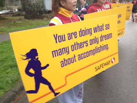 Inspiring Marathon Signs for Spectators - Run For Good Runners Quotes Motivation, Marathon Signs, Marathon Posters, Inspirational Running Quotes, Some Inspirational Quotes, Guide Sign, Reading Humor, Running Quotes, Boston Marathon