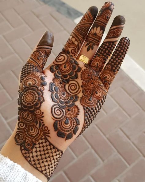 Simple Mehendi Designs, Mehndi Designs Bridal Hands, Latest Henna Designs, Rose Mehndi Designs, Mehndi Designs For Kids, Very Simple Mehndi Designs, Simple Mehndi Designs Fingers, Pretty Henna Designs, Mehndi Designs Front Hand