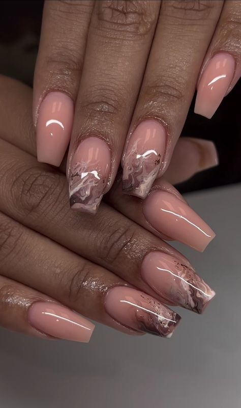 Short Acrylic Nails Coffin Fall Designs, Short Fall Nail Designs 2024, Fall Nails 2024 Square, Pretty Coffin Nail Designs, Neutral Nails Fall 2024, Ombre Nails With Design Ideas, Nail Dip Powder Ideas, Nail Art Square Shape, Dope Nail Designs Short Length