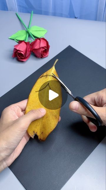 Leaf Crafts Kids, Angel Ideas, Aesthetic Craft, Wood Jewelry Diy, Autumn Leaves Craft, Painting Halloween, Crafts Origami, Abstract Forms, Leaf Crafts