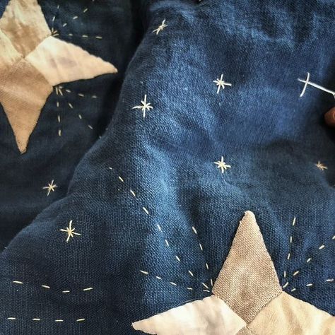 Earth Made Quilt LLC on Instagram: "Love these night sky quilts. 
.
.
.
#quilt #darkestbeforedawn #nightskyquilt #handmadequilt #handquilted #handquilting #maker #handmade #naturaldye #plantdyedquilt #plantdyedfabric #naturallydyedquilt #earthmadequilt" Celestial Quilt, Night Sky Quilt, Freehand Quilting, Constellation Quilt, Sky Quilt, Sewing Tricks, Stars Quilt, Jacket Ideas, Wedding Quilt