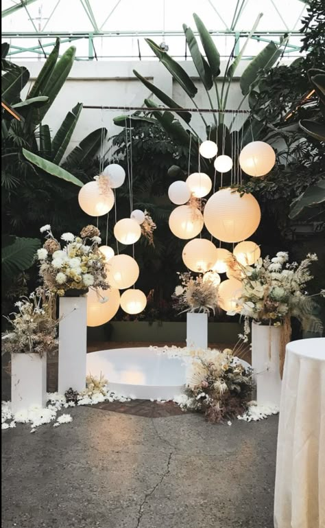 Lantern Lighting, Paper Lanterns Wedding, Lantern Decor Wedding, Dream Wedding Decorations, Ethereal Wedding, Wedding Lanterns, Wedding Decor Style, Engagement Decorations, Venue Decor