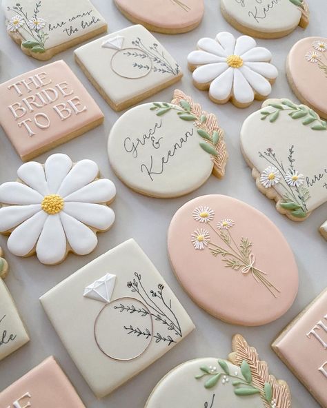 Margaritas, Royal Icing Cookies Bridal Wedding Showers, Bridal Shower Iced Cookies, Pastel Bridal Shower Cookies, Bridal Shower Cookies Tea Party, He Or She Cookies Decorated, Wildflower Bridal Cookies, Bridal Shower Daisy Theme, Daisy Themed Bachelorette Party