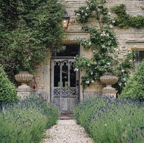 Funny Vine, Gardens Of The World, Gravel Path, Longwood Gardens, Casa Exterior, Have Inspiration, Rustic Doors, The Secret Garden, Garden Pictures