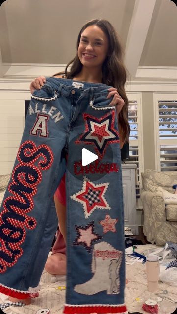 Sofia on Instagram: "This is your sign to make senior jeans!!   #seniors #classof2025 #ska" Senior Jeans Overalls, Senior Jeans Patches, Senior Overalls Black And Gold, Senior Overalls Ideas High Schools 2025, Diy Senior Jeans, Cute Senior Jeans, Senior Denim Jeans, Senior Jeans Aesthetic, Senior Jeans Painted 2023 Back