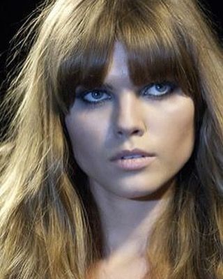 Maryna on Instagram: “Sorry I’ve been absent instagram” Bangs And Balayage, Maryna Linchuk, Victoria Secret Runway, Hilary Rhoda, Dna Model, Brunette Color, Beauty Icons, Brunette Hair, Length Hair