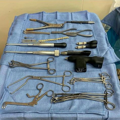 Surgery Tools Medical, Medical Intern Aesthetic, Surgeon Moodboard, Surgeon Pictures, Orthopaedic Surgeon Aesthetic, Orthopedic Surgery Aesthetic, Orthopedic Surgeon Aesthetic, Orthopedic Aesthetic, Dentist Surgery