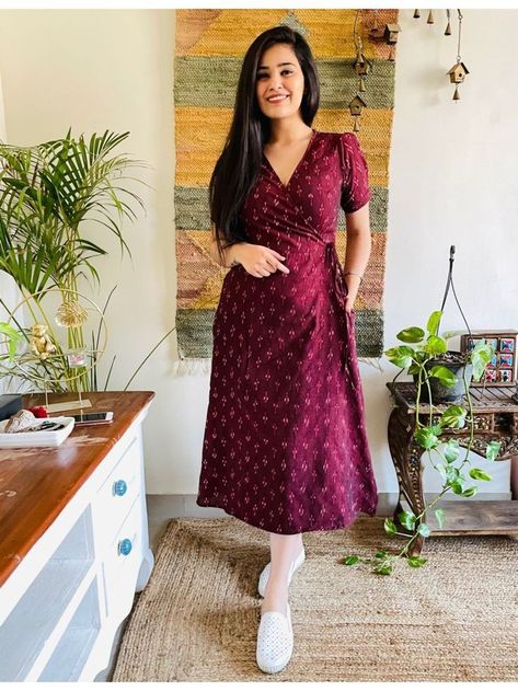 Wrap Cotton Dress, Cotton Ikat Dress, Stylish Cotton Dresses, Pochampally Dress Designs Cotton, Casual Cotton Dresses For Women, Wrap Kurti Design, Kurtha Tops Designs For Women, Wrap Dress Designs, Cotton Dress Patterns Indian Kurti