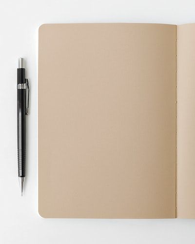 Writing Page Background, Blank Diary Page, Empty Book Cover, Drawing Backgrounds, Empty Book, White Notebook, Album Cover Wallpaper Collage, Plain Notebook, Note Writing Paper