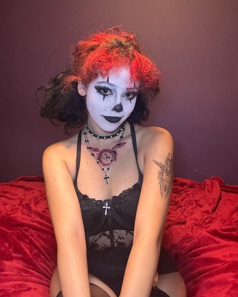 Goth Clown 🥰🖤🤡 #clown #clownmakeup #clowns #clowncore #clowngirl #clowncheck #clowning #clownaesthetic #makeup #gothclown #gothic Clown Goth Makeup, Goth Clown Makeup, Goth Clown, Cute Clown, Scary Costumes, Scary Clowns, Goth Makeup, Clown Makeup, Halloween 2024