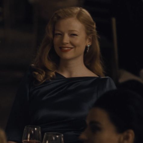 Shiv Roy Season 1, Shiv Roy Icon, Siobhan Roy Style, Sara Snook, Siobhan Roy, Succession Aesthetic, Shiv Roy, Sarah Snook, Imaginary Friend