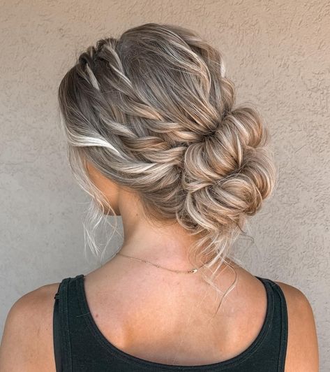 Maid-Of-Honor Twisted Bun Hairstyle Balayage, Maid Of Honor Hairstyles, Bridesmaid Hair Inspo, Bridemaids Hairstyles, Bun Style, Cute Prom Hairstyles, Summer Wedding Hairstyles, Bridesmaid Hair Makeup, Guest Hair