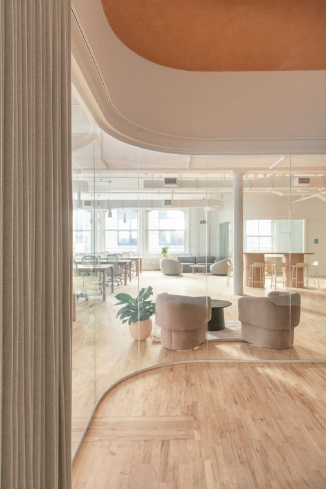 This Entire SoHo Office Was Designed to Look Like a Bathroom Office Breakout Space, Open Concept Bathroom, Open Concept Office, Chic Office Space, Breakout Space, Bohemian Decor Inspiration, Chic Office Decor, Design Studio Office, Open Space Office