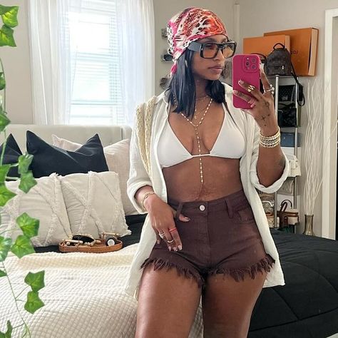 Nakiah নাকিয়া on Instagram: "Day 14 of posting outfits until my bday, heading to a pool party! What y’all think? Don’t forget to rate this look from 1-10!" Pool Party Outfit Black Women Baddie, Pool Party Outfits For Black Women, Cute Pool Party Outfits, Outfit For Pool Party, Pool Party Outfit Black Women, Pool Party Fits, Pool Party Outfit Ideas, Summer Pool Party Outfit, Outfit Pool Party